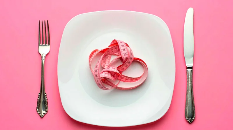 Измерительная лента на тарелке